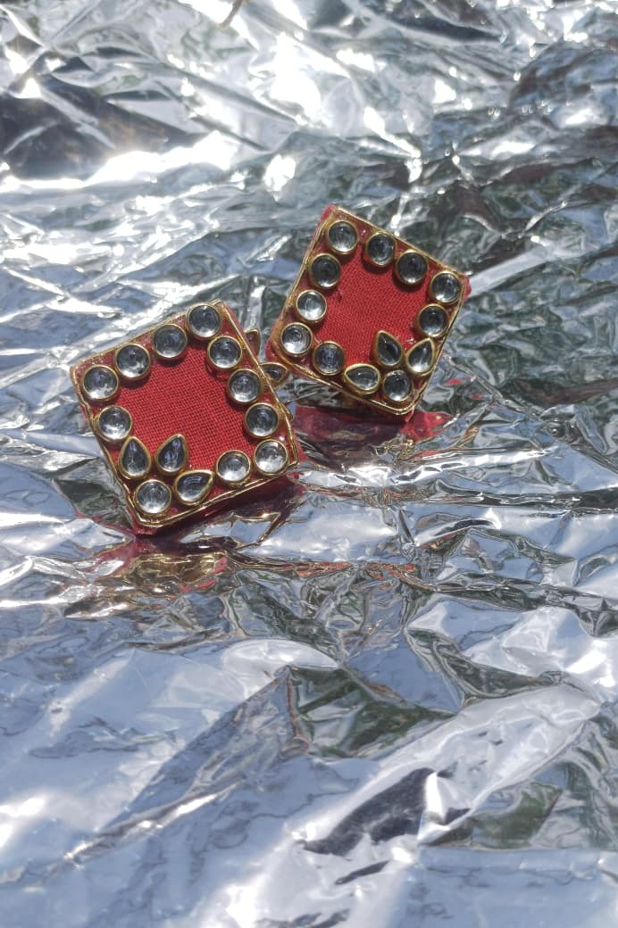 Red stone cloth earrings